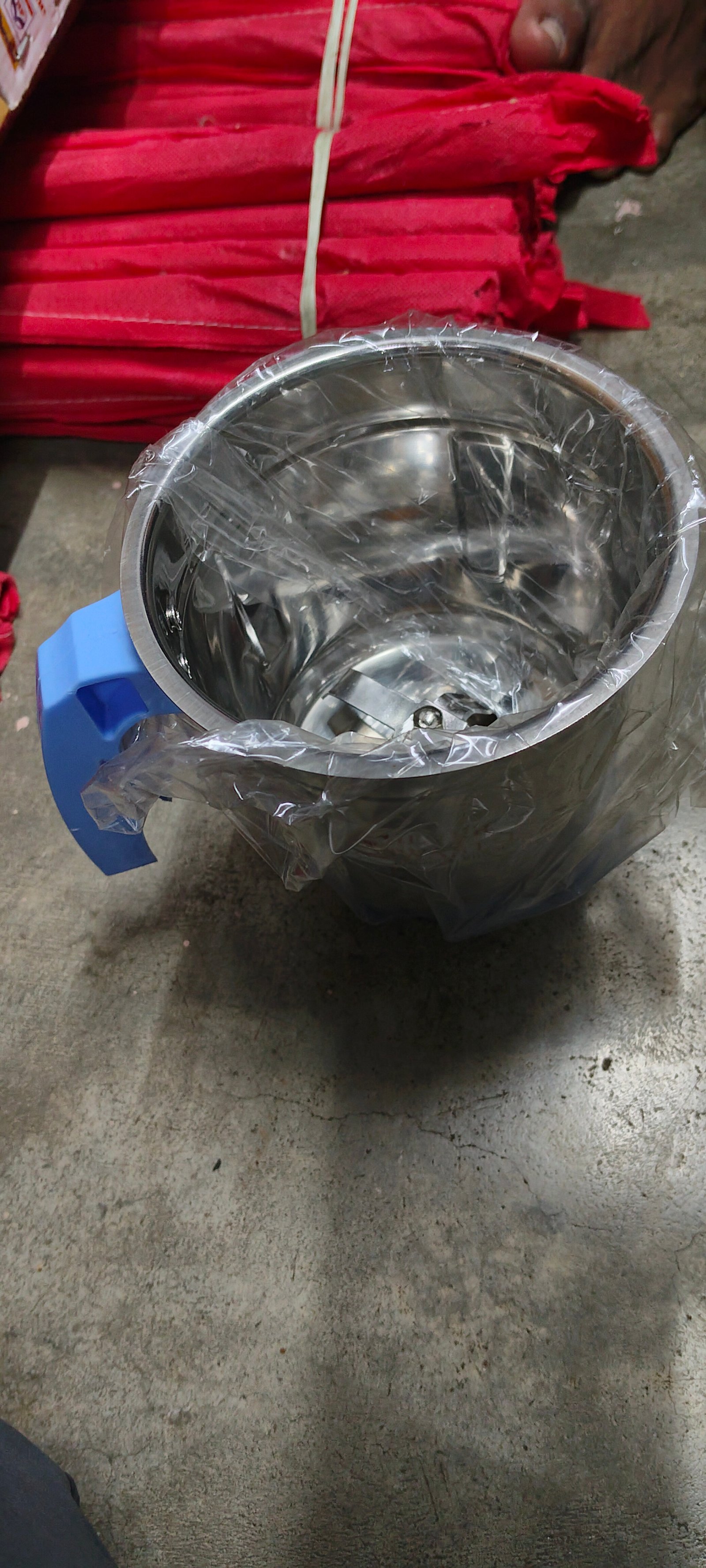 Medium jar metal base